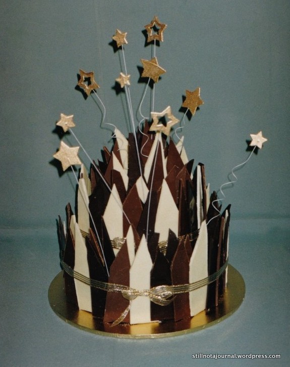 Choooooocolaaaaaaaate. I tried making one of these once, because anything with so much chooooocolaaaaaate on it will be a winner, but doing shards is SO INSANELY HARD!