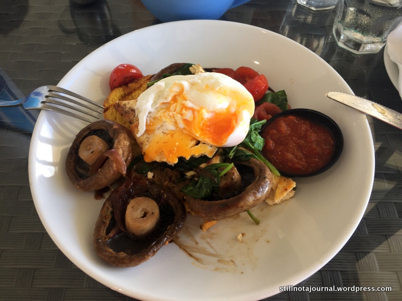 Lighthouse Beach cafe breakfast Ballina