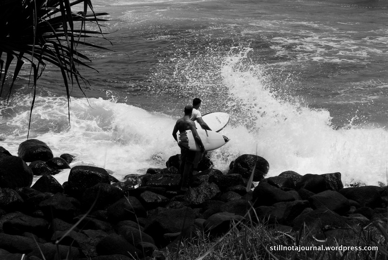 13 Surfers Burleigh Point rocks
